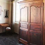 Du Puits Bed & Breakfast 2*
